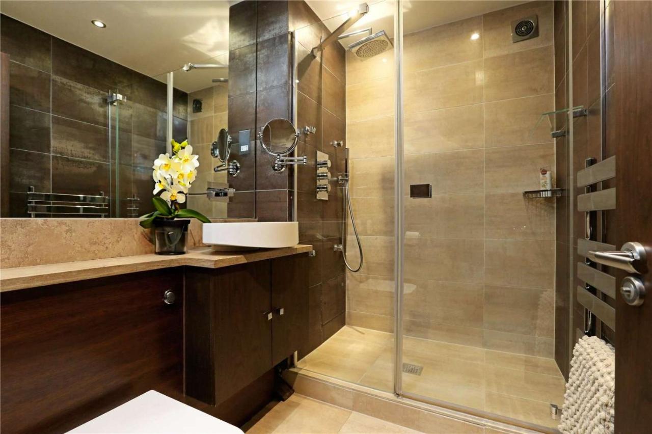 Luxury Large Park Lane Views 1250sqft * Londra